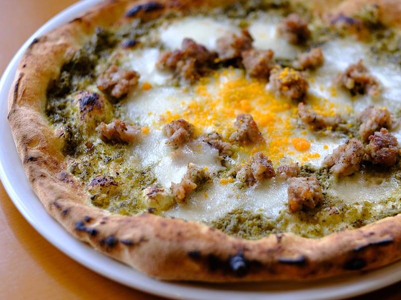 菜の花ソースのピッツァ